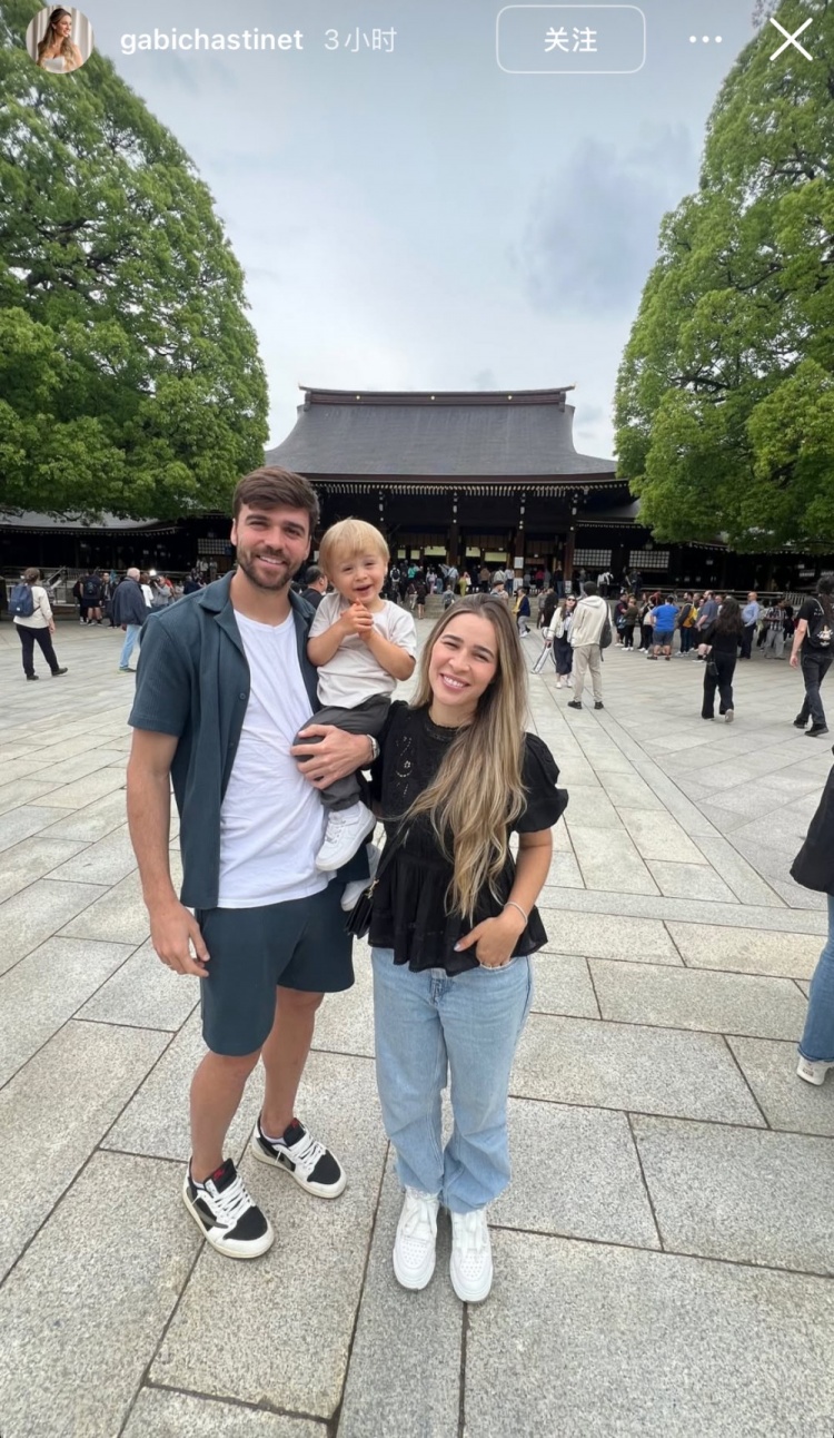 澤卡妻子更新社媒，曬出休賽期一家人在日本明治神宮游覽照