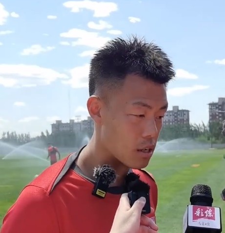 譚龍：現(xiàn)在亞泰成績不是特別理想，穩(wěn)定年輕球員的情緒最重要