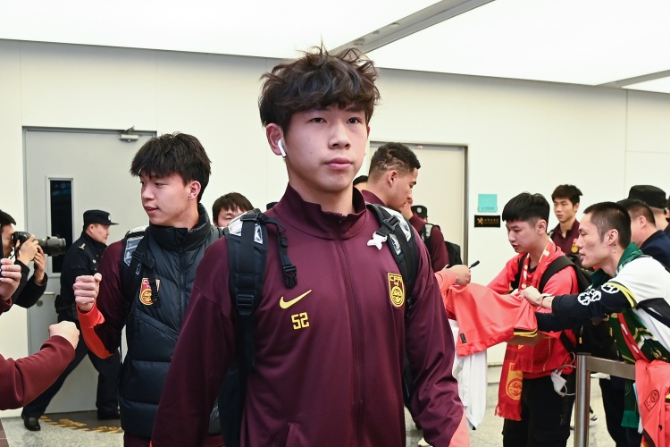 滬媒：申花備戰(zhàn)陣容不完整，出戰(zhàn)東亞杯的劉誠宇、陳晉一出現(xiàn)傷情