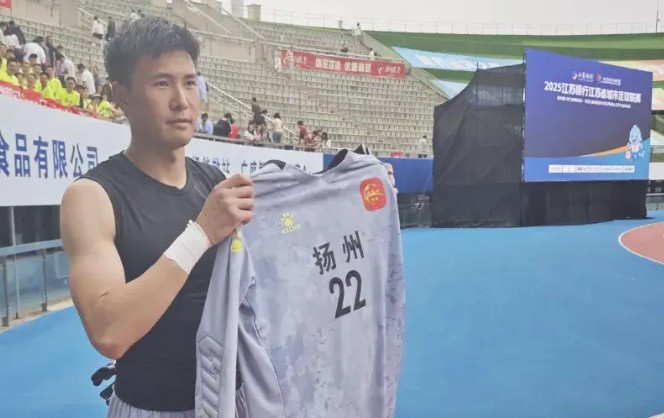 蘇州東吳門將李新宇19日中甲比賽結(jié)束后，20日將馳援蘇超揚州隊